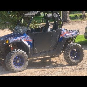 Meet your Posher, Perry